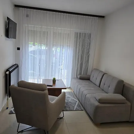 Zlatna Kruna Μπάνια Λούκα