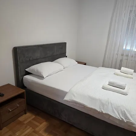 Zlatna Kruna Apartman *