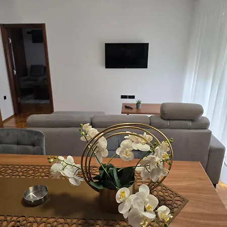 Zlatna Kruna Apartman *