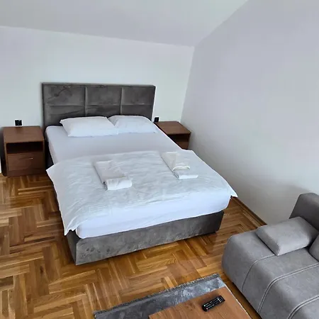 Zlatna Kruna * Μπάνια Λούκα