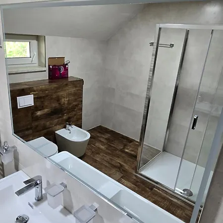 Zlatna Kruna Μπάνια Λούκα